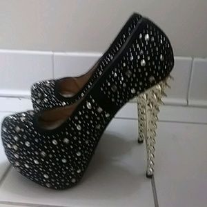 Meet your Posher, Daila